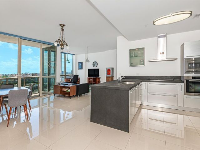 Apartment for sale  Unit #3405 - photo 5954474