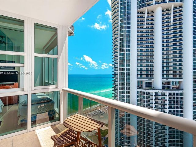 Apartment for sale  Unit #3405 - photo 5954475