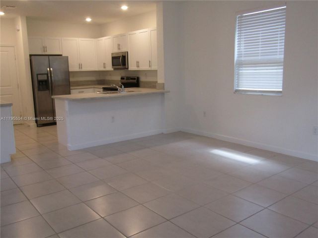 Home for rent at 1414 SE 26th Ter - photo 5952150