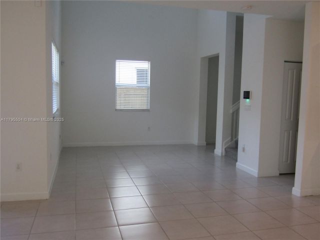 Home for rent at 1414 SE 26th Ter - photo 5952152