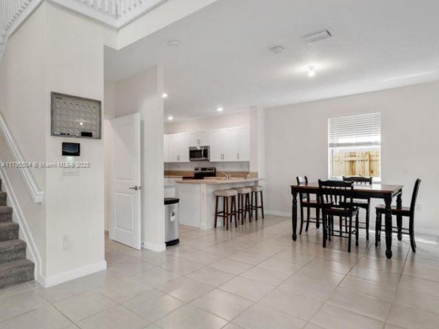 Home for rent at 1414 SE 26th Ter - photo 5952159