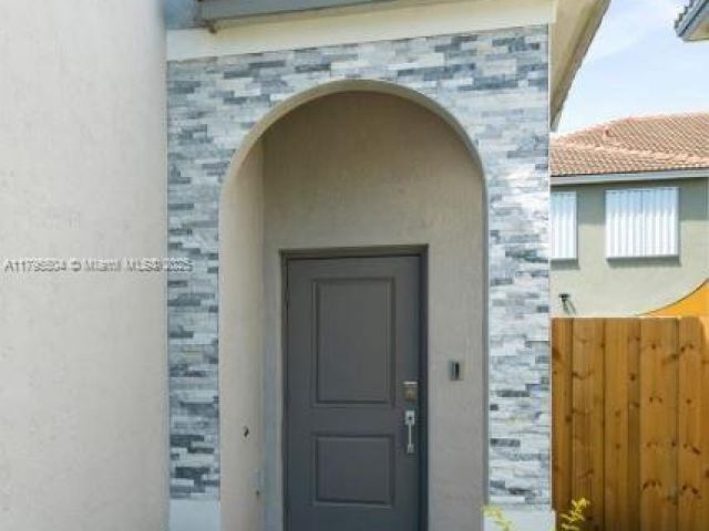 Home for rent at 1414 SE 26th Ter - photo 5952164