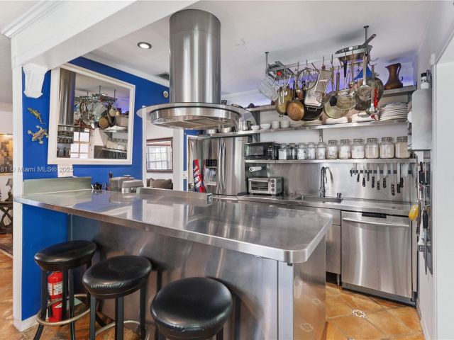 Home for sale at 5644 SW 69th Ave - photo 5952565