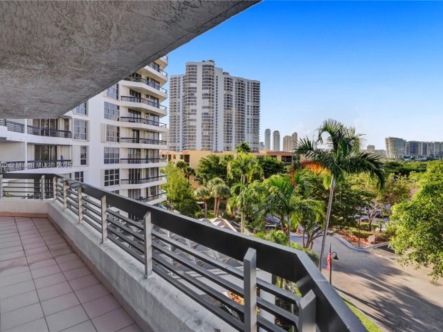 Apartment for rent  Unit #504 - photo 5966335