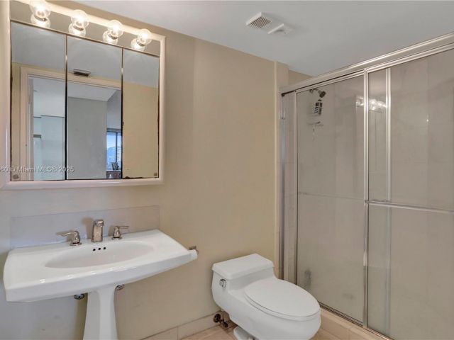 Apartment for rent  Unit #504 - photo 5966337