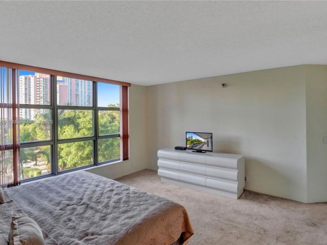 Apartment for rent  Unit #504 - photo 5966344