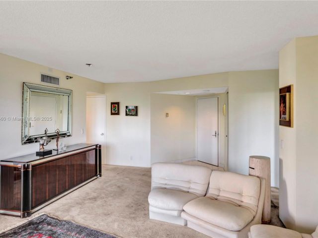 Apartment for rent  Unit #504 - photo 5966350