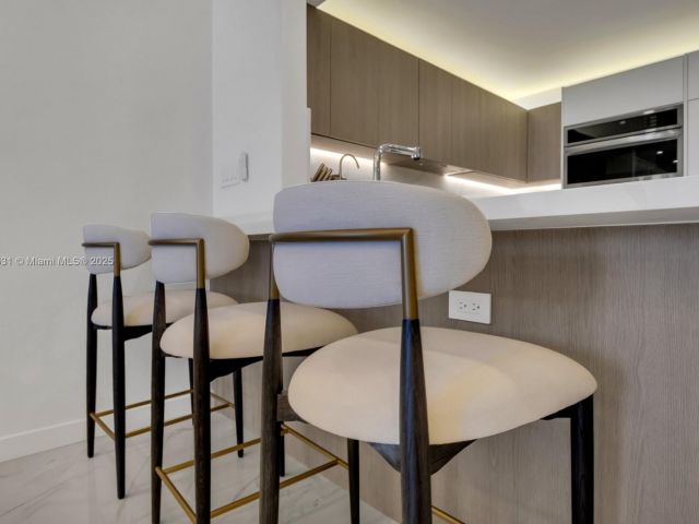 Apartment for rent  Unit #825 - photo 5953192