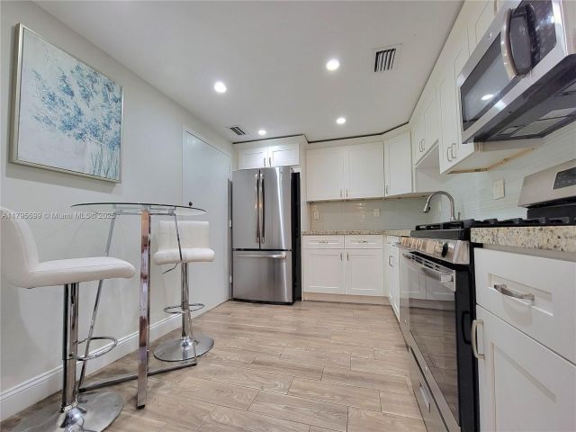 Apartment for sale  Unit #1804 - photo 5957373