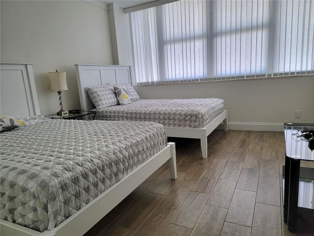 Apartment for sale  Unit #1804 - photo 5957375