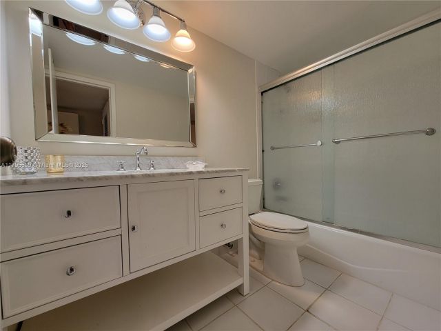 Apartment for sale  Unit #1804 - photo 5957376