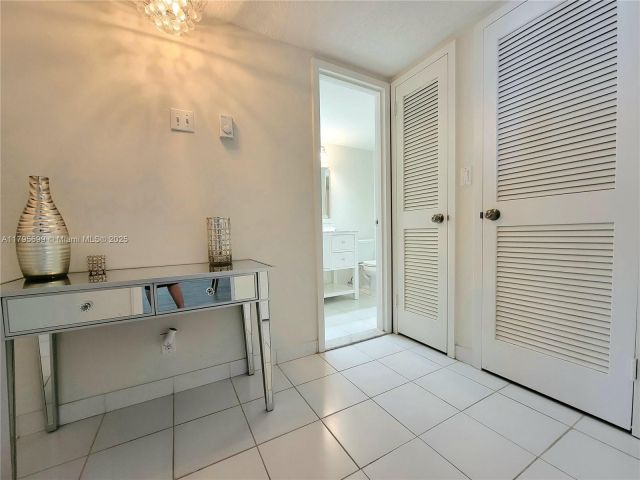 Apartment for sale  Unit #1804 - photo 5957377