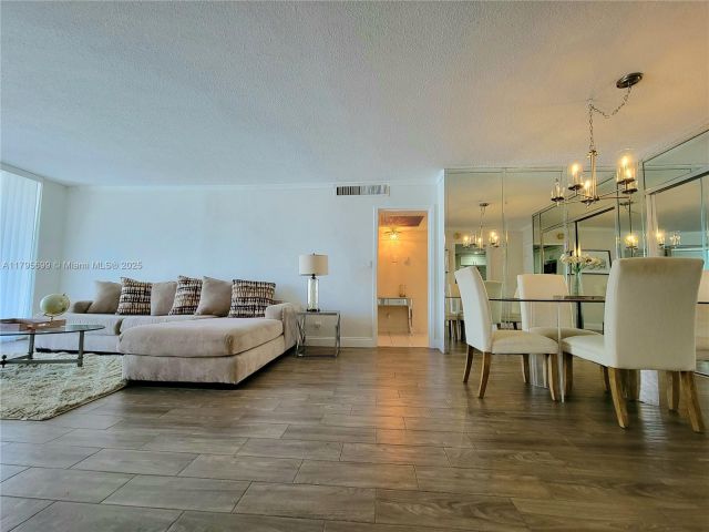 Apartment for sale  Unit #1804 - photo 5957380