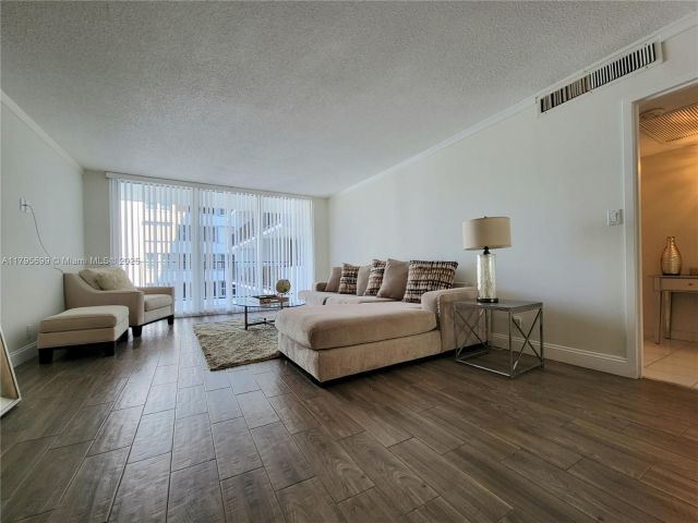 Apartment for sale  Unit #1804 - photo 5957381