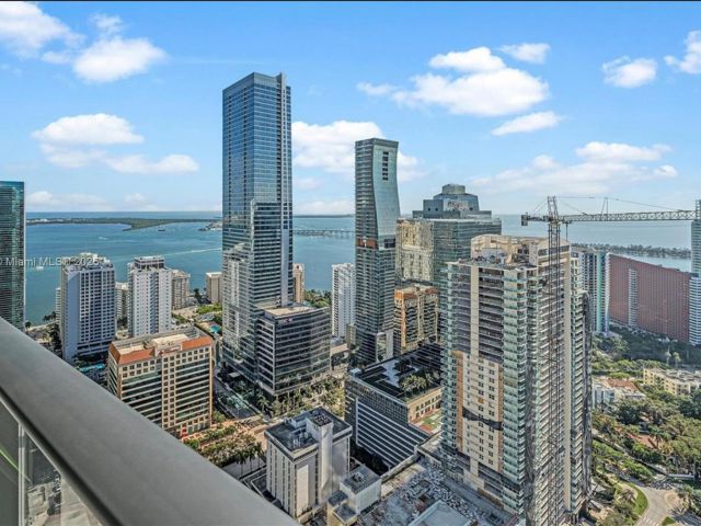 Apartment for sale  Unit #3506 - photo 5953431