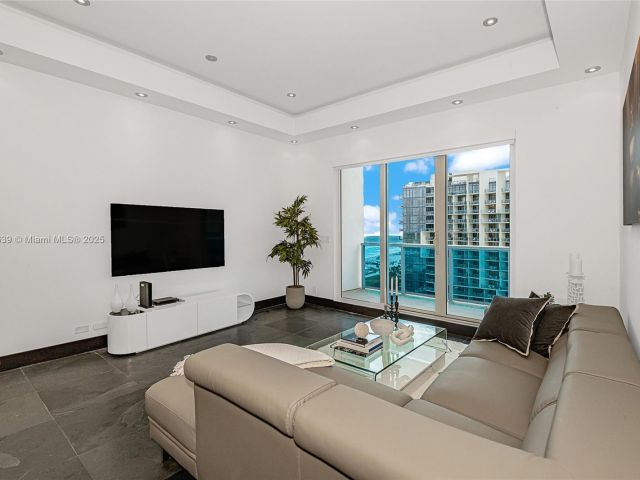 Apartment for rent  Unit #1605 - photo 5953161