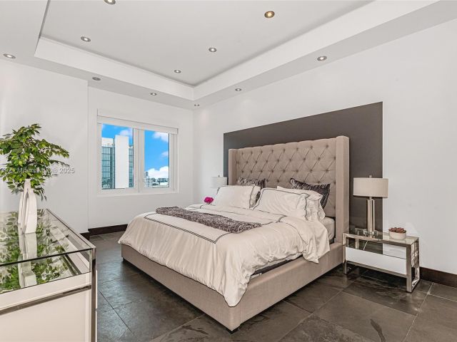 Apartment for rent  Unit #1605 - photo 5953173