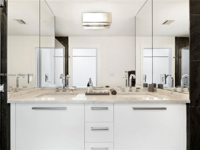 Apartment for rent  Unit # - photo 5953710