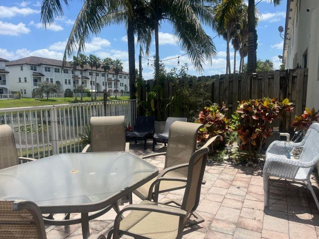 Home for rent at 8985 NW 98th Ave - photo 5962763