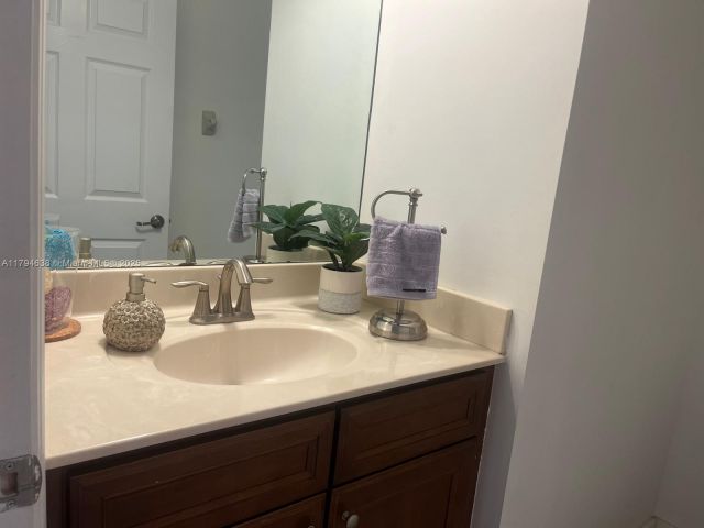 Home for rent at 8985 NW 98th Ave - photo 5962767