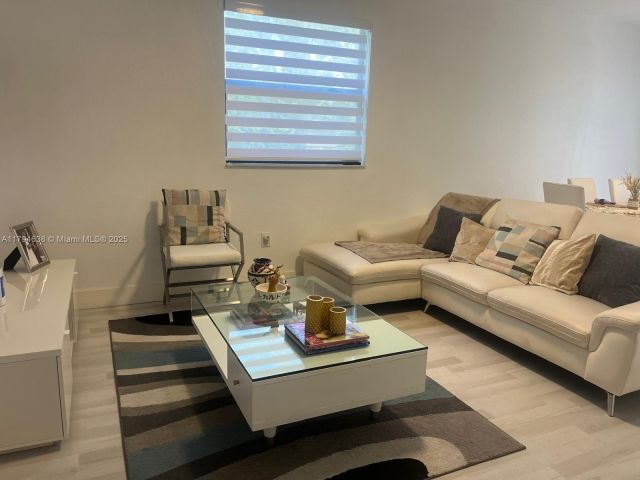 Home for rent at 8985 NW 98th Ave - photo 5962769