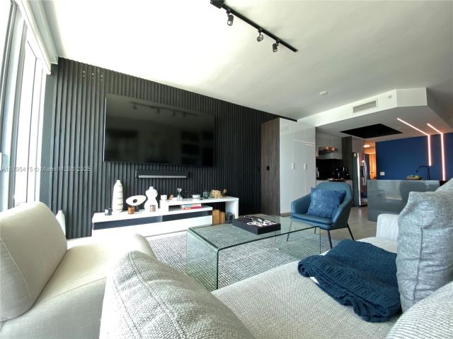 Apartment for rent  Unit #2405 - photo 5953784