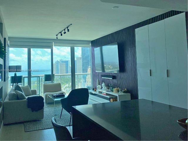 Apartment for rent  Unit #2405 - photo 5953785