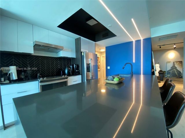 Apartment for rent  Unit #2405 - photo 5953788