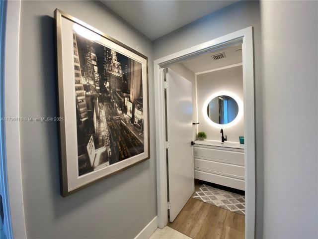 Apartment for rent  Unit #2405 - photo 5953793