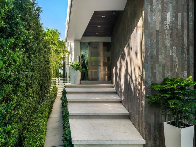 Home for sale at 441 N Hibiscus Dr - photo 5963021