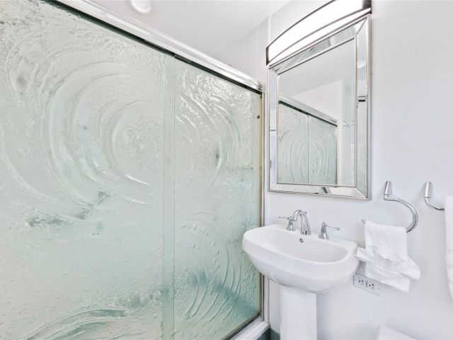 Home for rent at 3329 NE 17th St - photo 5982275