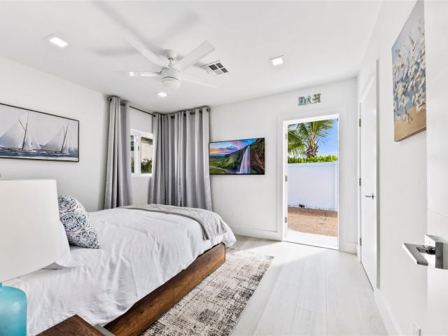 Home for rent at 3329 NE 17th St - photo 5982277