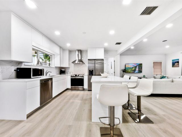 Home for rent at 3329 NE 17th St - photo 5982286