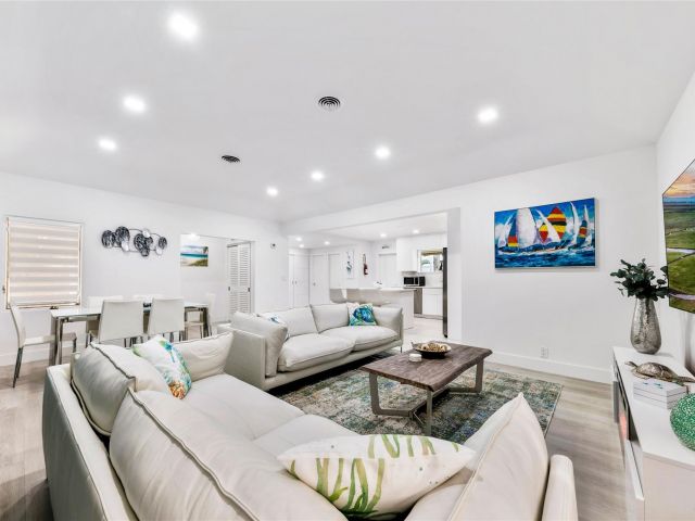 Home for rent at 3329 NE 17th St - photo 5982287