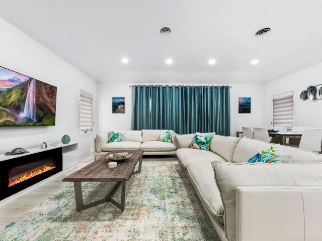 Home for rent at 3329 NE 17th St - photo 5982288