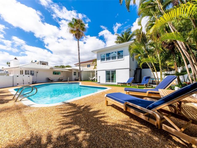 Home for rent at 3329 NE 17th St - photo 5982290