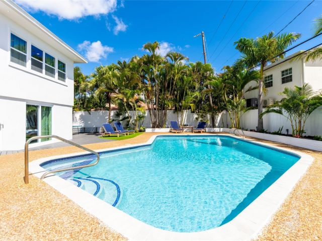 Home for rent at 3329 NE 17th St - photo 5982291