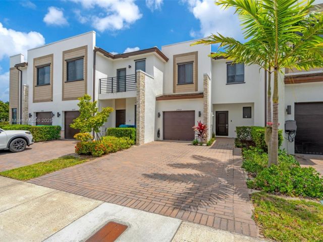 Home for sale at 20865 NE 7th Ct - photo 5956353