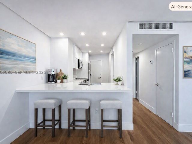 1-bedroom condo for sale in Miami Beach - 2899 Collins Ave 1218 - MondialRealty