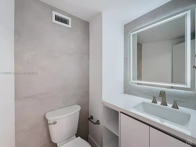 Apartment for sale  Unit #1218 - photo 6219406