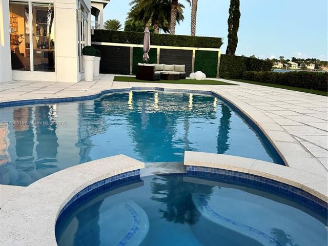 Home for rent at 6801 NW 113th Ct - photo 5960031