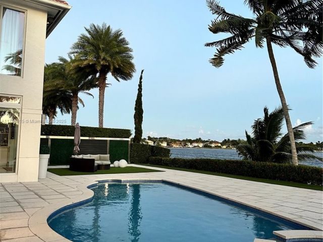 Home for rent at 6801 NW 113th Ct - photo 5960032