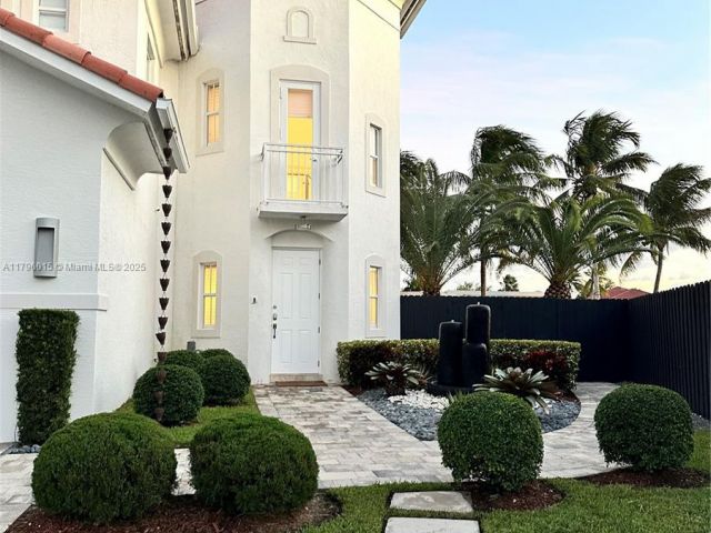 Home for rent at 6801 NW 113th Ct - photo 5960035