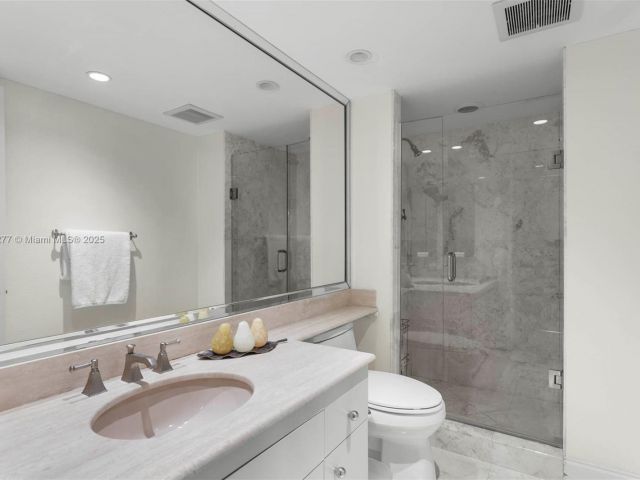 Apartment for rent  Unit #14E - photo 5959697