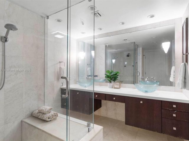 Apartment for rent  Unit #14E - photo 5959701