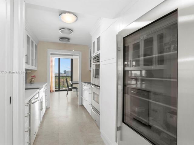 Apartment for rent  Unit #14E - photo 5959703