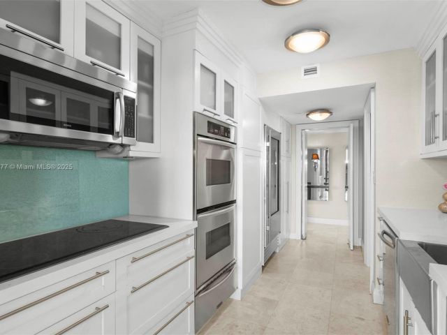 Apartment for rent  Unit #14E - photo 5959704