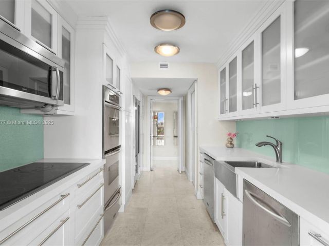 Apartment for rent  Unit #14E - photo 5959705