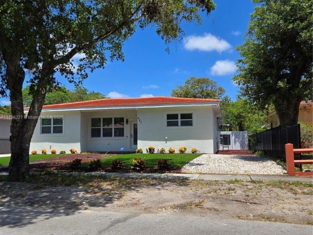 Home for rent at 987 NE 145th St - photo 5968635