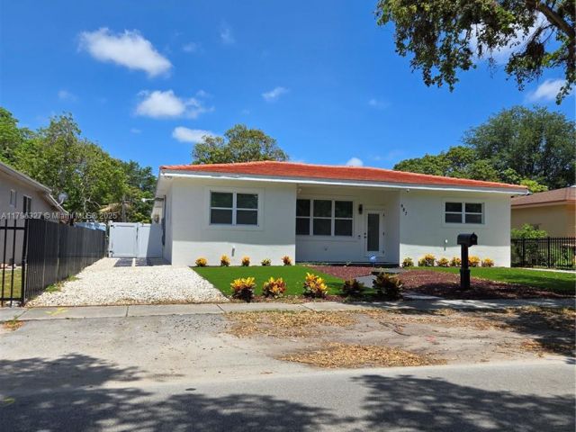 Home for rent at 987 NE 145th St - photo 5968636